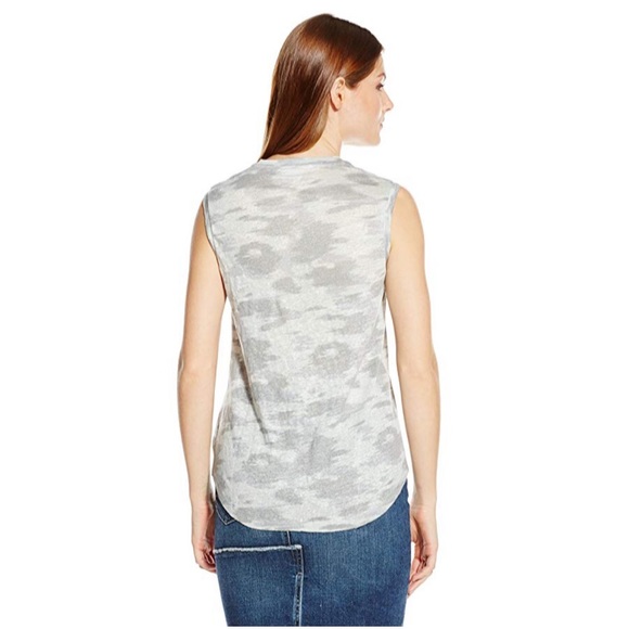 Nwot AG Adrian Goldschmied Camo Tee women’s S - Picture 2 of 6